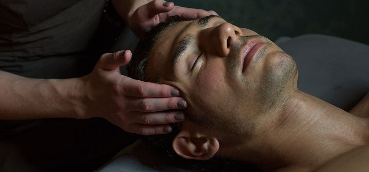 Governable forstene en sælger Spa for Men | East Bank Club